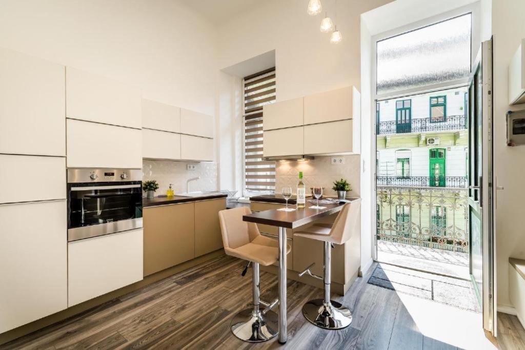 Hi-Bp Elizabeth Apartment In The Heart Of Budapest Bagian luar foto